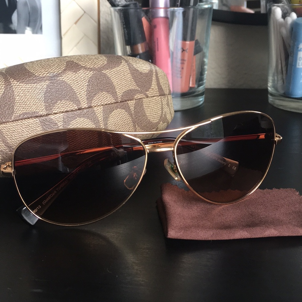 COACH AVIATOR JACLYN SUNGLASSES